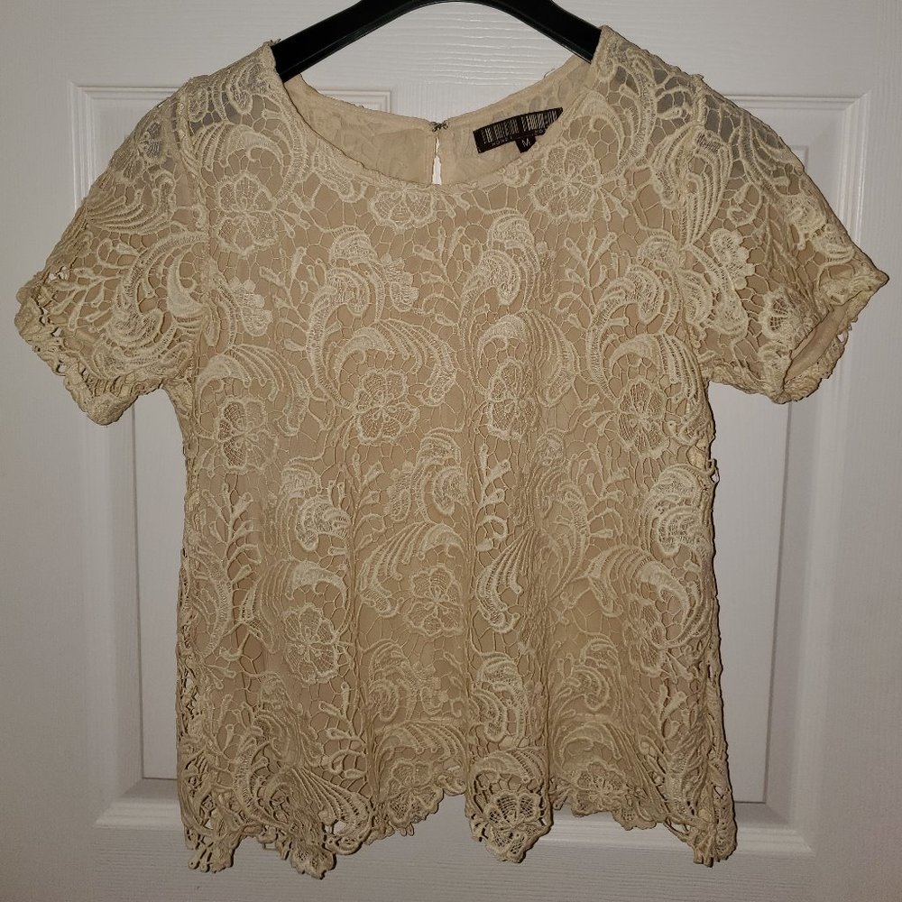 HONEY POT LACE TOP  SIZE M ..  !!  EUC# FASHION
